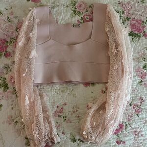 Pink butterfly Lace Sleeve Cropped Top